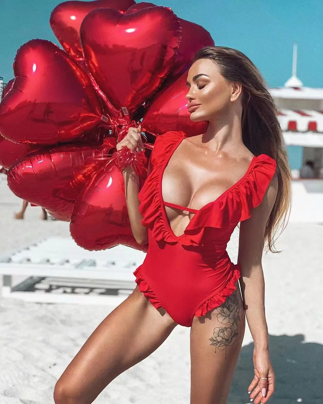 

2023 Sexy Monokini Red Ruffle Swimsuit Lady Bodysuit Bathing Suit Monokinis Swimwear Women One Piece Plunge Swimsuit Swim Wear