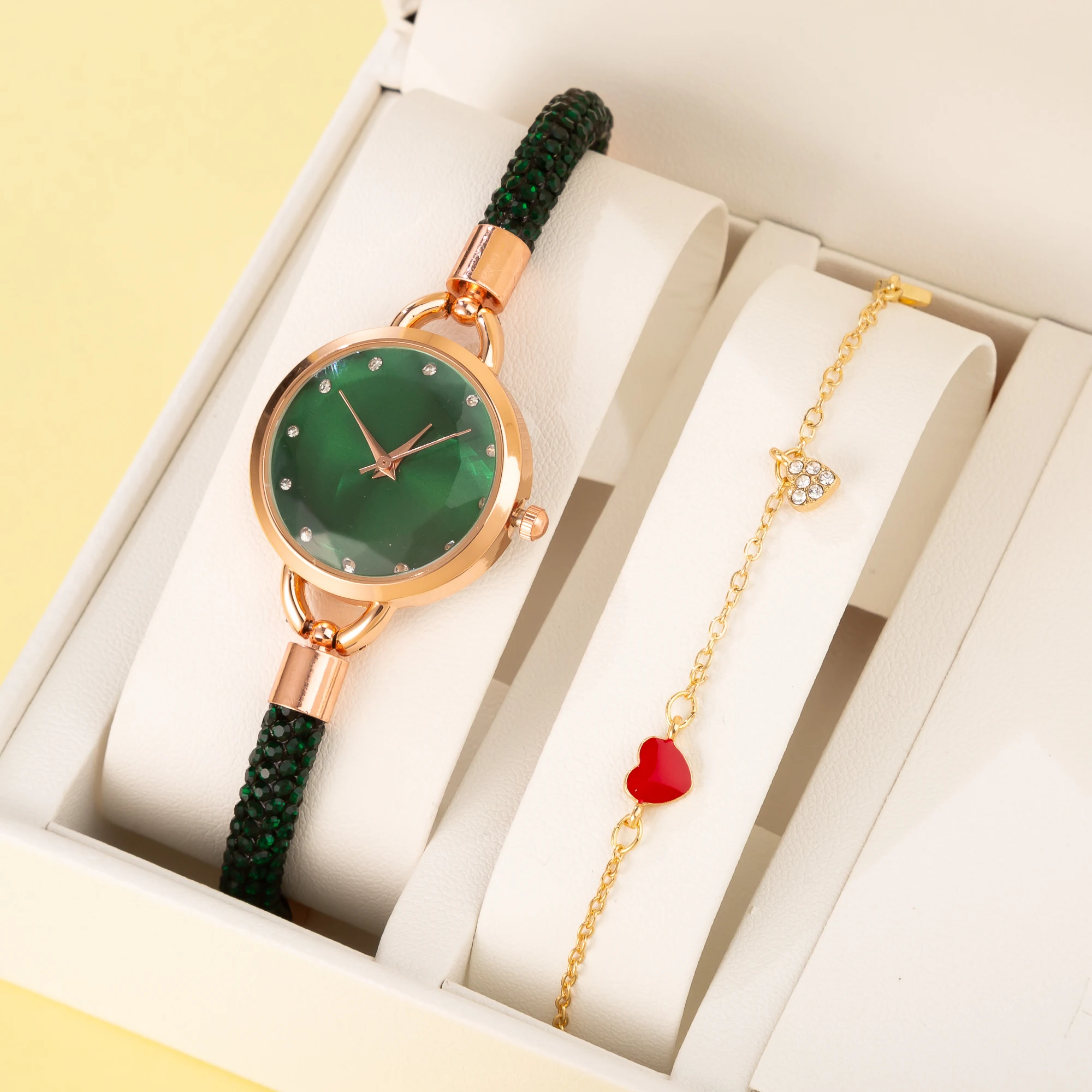 2-piece 2023 Women's Cute Fashion Crystal Bracelet and Watch Set Minimalist Rope Bracelet Watches Red Heart for Women Gift