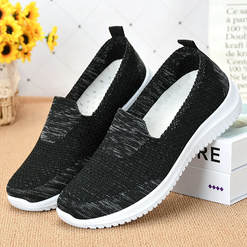 Fashion Breathable Knitting Flats Shoes Women Slip-on Soft Bottom Sneakers Woman Summer Super Light Non-slip Casual Shoes 611