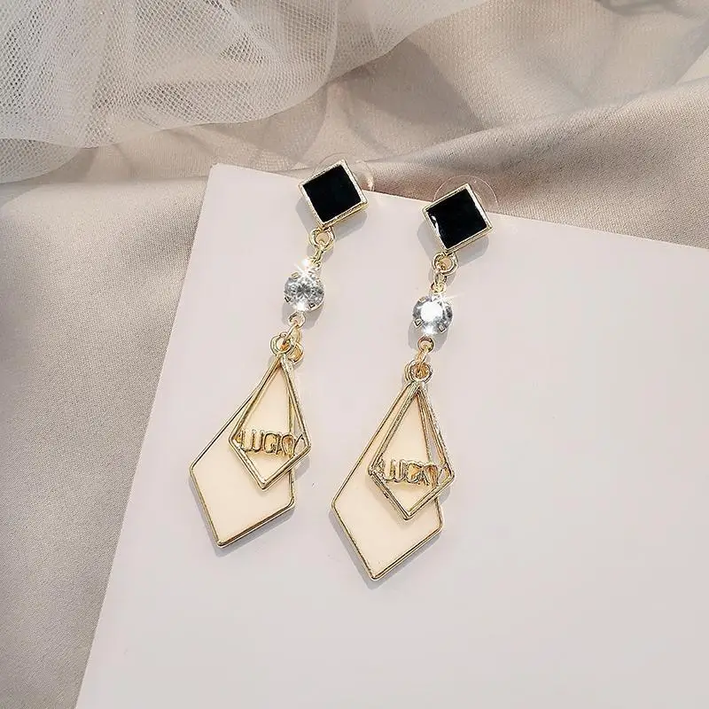 

2022 New Fashion Korean Temperament Senior Drop Earrings Long Joker Geometric Modelling Trend Women Earrings Jewelry