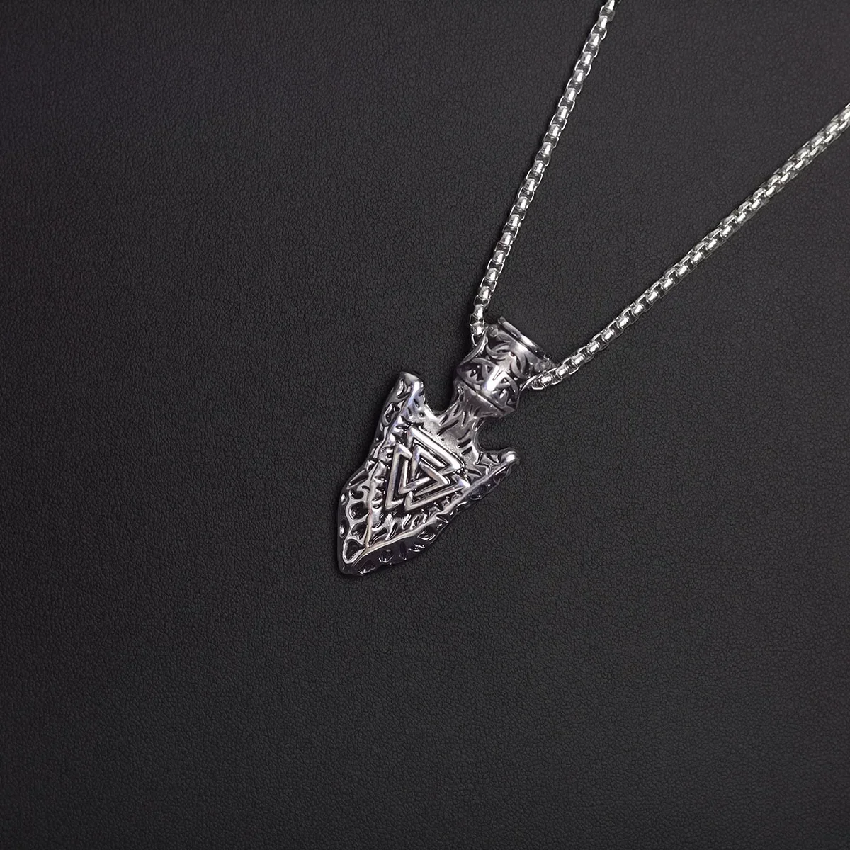 Серебряный Цвет Ретро Индивидуальность черный треугольник наконечник стрелы