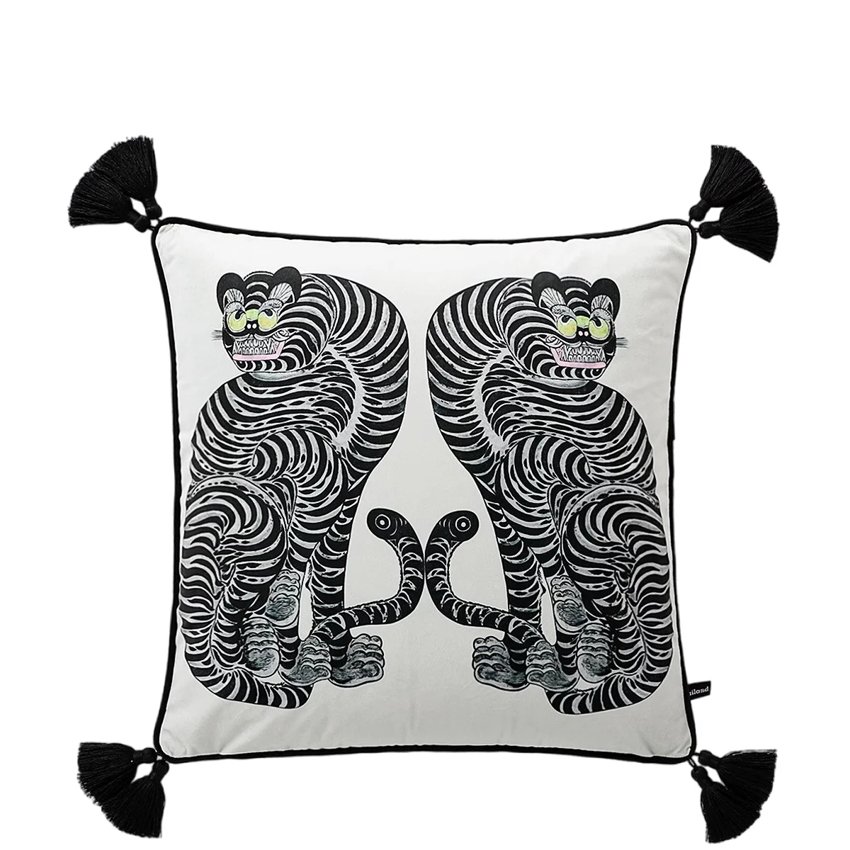 

Декоративные бархатные чехлы для подушек Flying Kitty Formaso