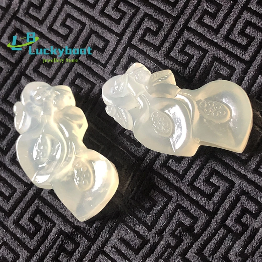 

Натуральная подвеска Xiuyu White Ruyi Lily