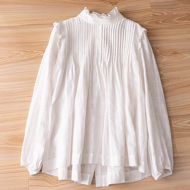 Женская рубашка с разрезом сзади