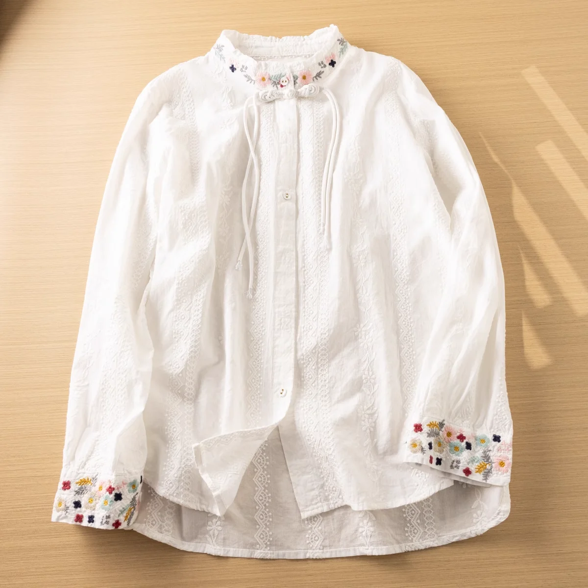 Женская рубашка с воротником-стойкой Mori Girl