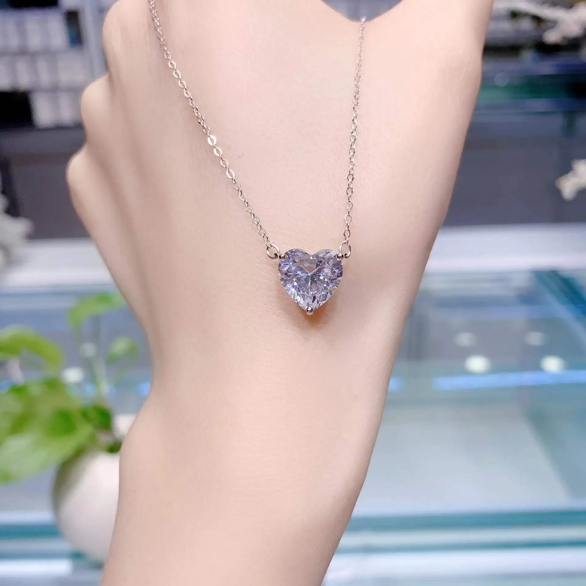 Блестящее муассанитовое ожерелье с большим сердцем 4 карата стерлинговое