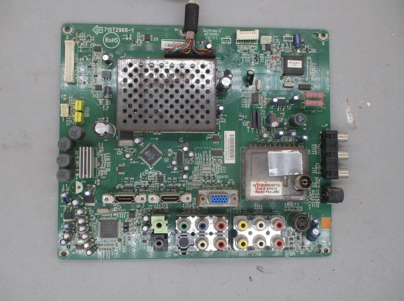 

Разборка материнской платы Changhong Lt37510 715t2968-1 Экран T370xw02 V.5