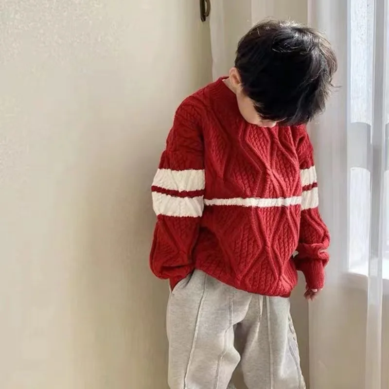 

Детский трикотажный свитер в полоску, с круглым вырезом