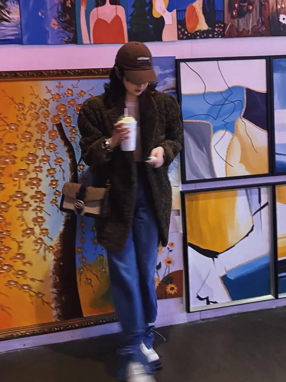 Рисунок 5 - Женское пальто из овечьей шерсти