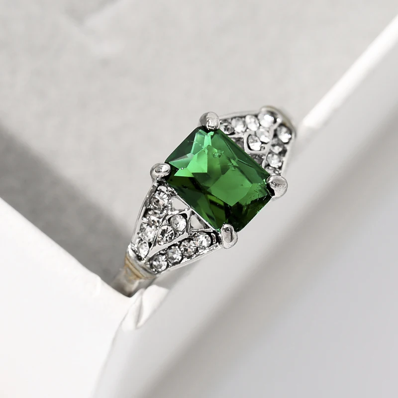 

Elegant 4 Colors Square Cubic Zircon Ring Inlaid 4 Claws Crystal Rhinestone Wedding Engagement Women Fashion Jewelry