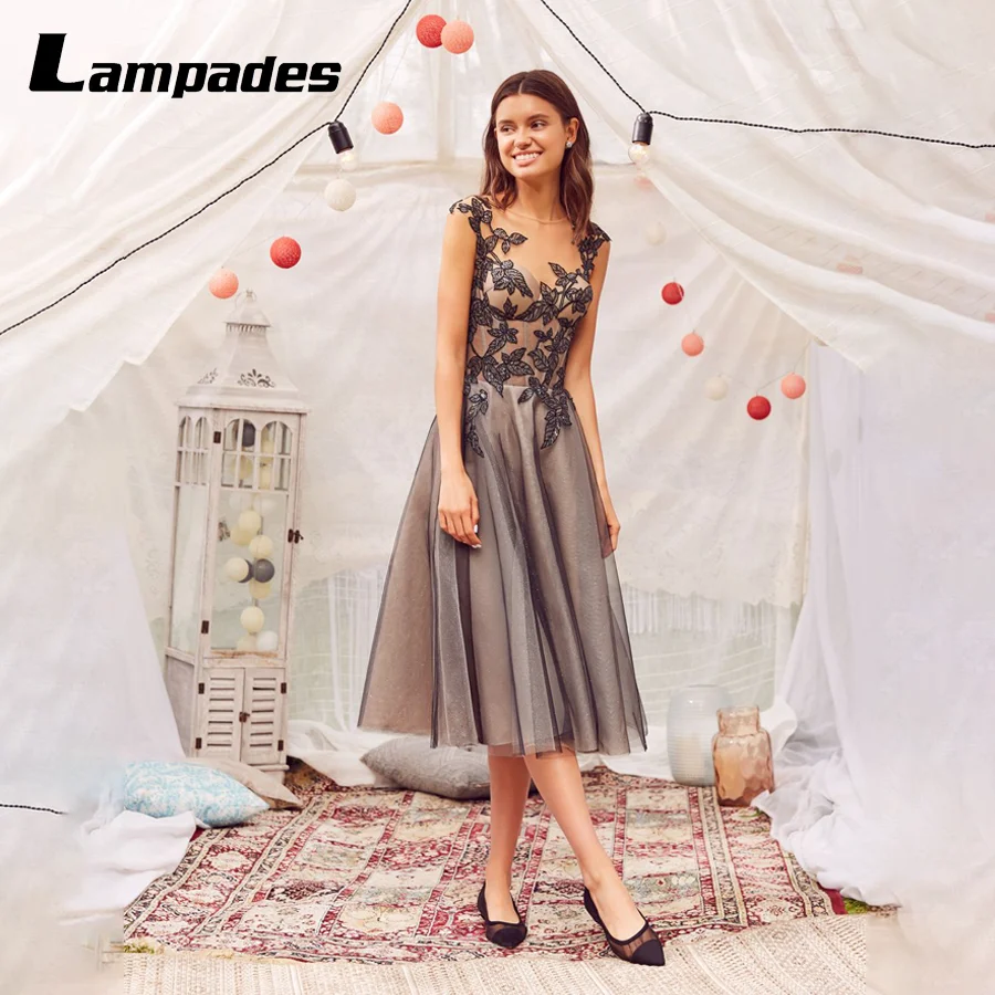 

Elegant Black Lace Prom Dress for Evening Party with See-through Detail and Knee Length Vestido Largo Invitada Boda