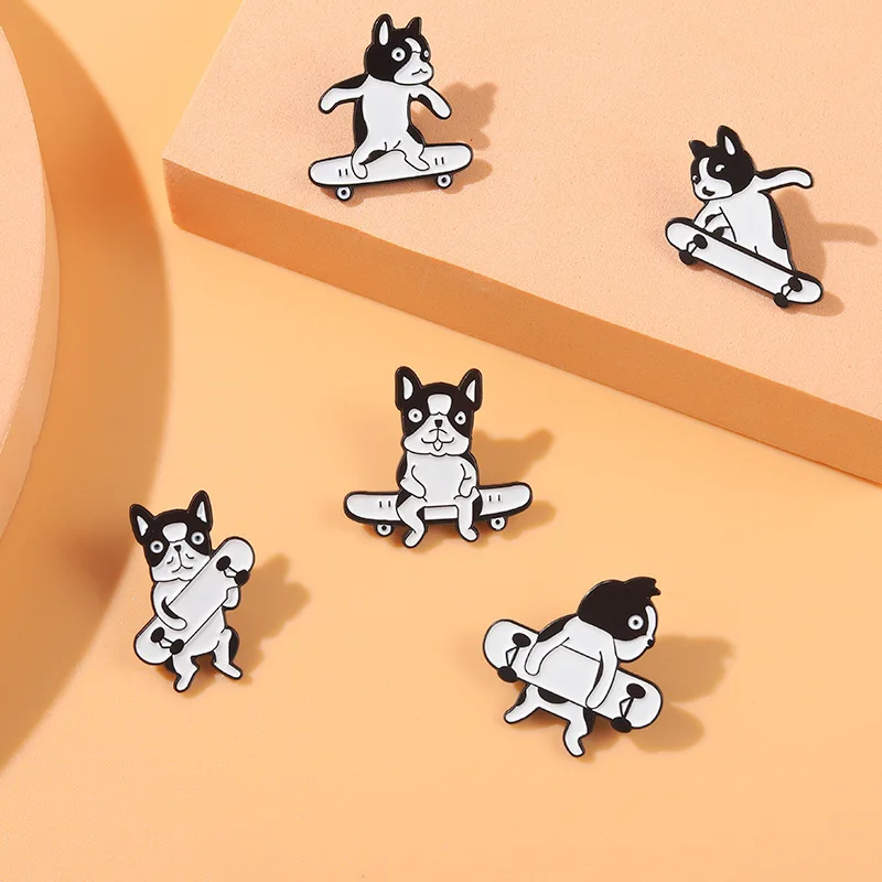 

Black White Skateboard Dog Enamel Pins Custom Cool Animal Lapel Pin Clothes Brooch Badge Kids Party Jewelry Gothicgift Wholesale