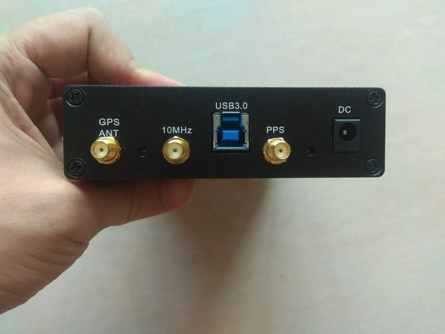 Совместимая плата Usrp b210 70M-6G SDR сканирует состояние bladerf limes dr spartan 6xlx150 FPGA. Оснащен