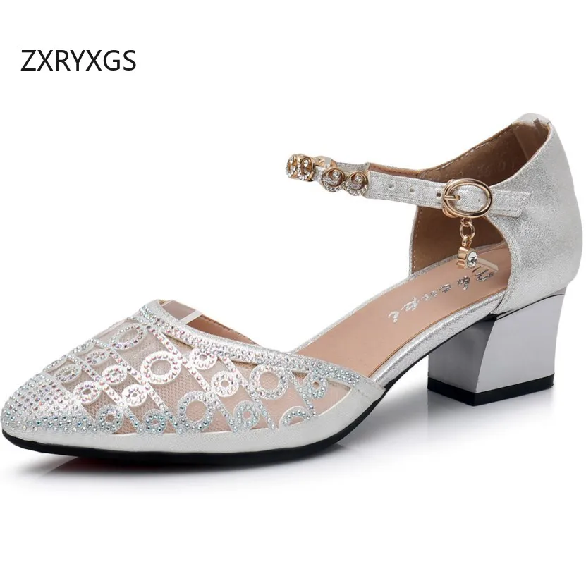 Фото Модные женские сандалии ZXRYXGS из микрофибры с сеткой и стразами, коллекция Лето 2026, на среднем каблуке, большие размеры, для банкетов №2