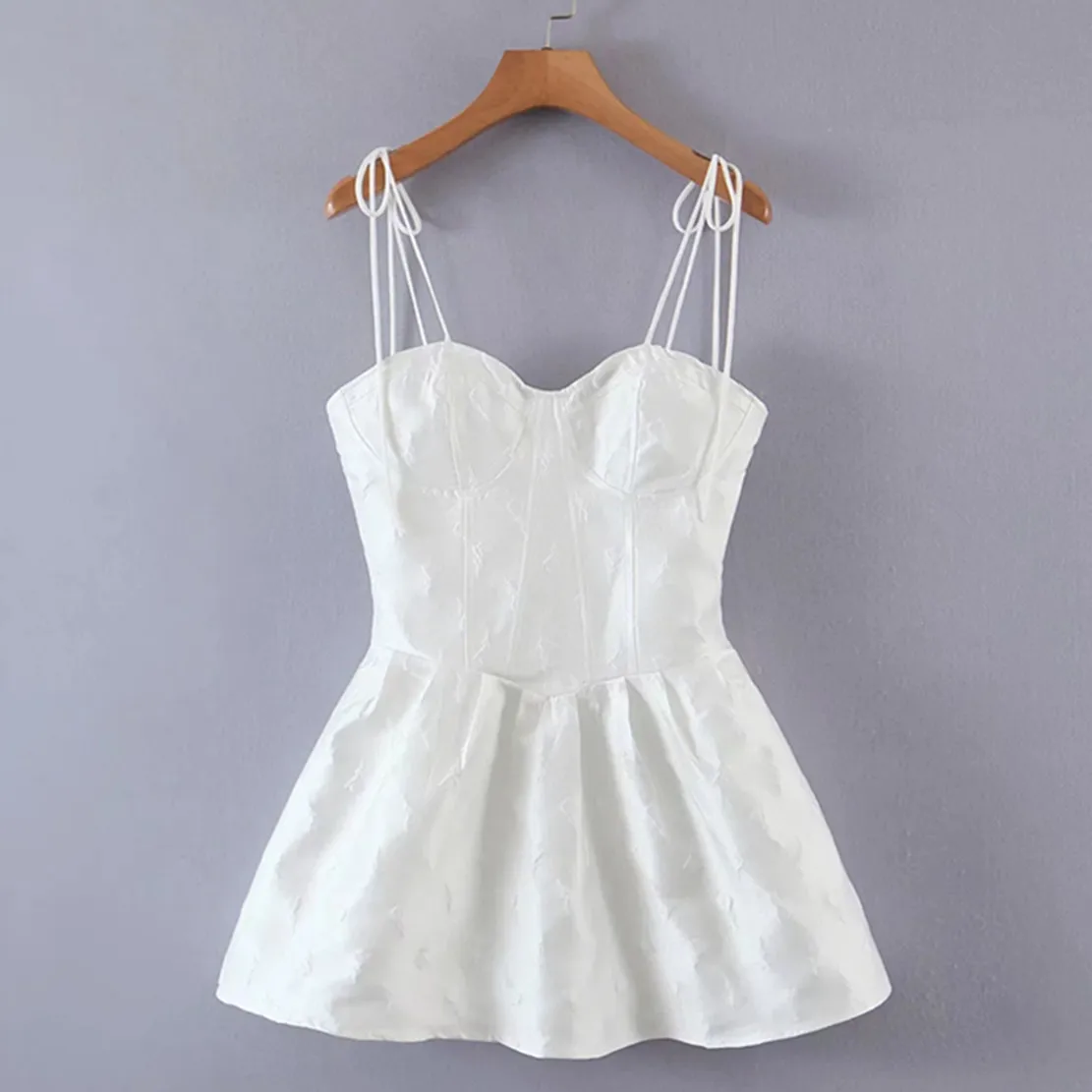 

Withered 2023 Summer Ins Fashion Blogger Retro Texture Jacquard Weave Spaghetti Strapless Sexy Mini Party Dress Women