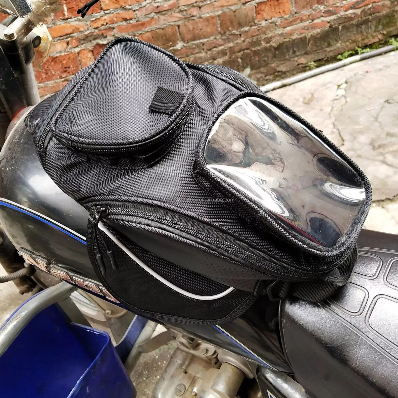 

Universal Black Multifunctional Magnetic Motorcycle Tank Bag Waterproof Non-slip Big Capacity Cycling Fuel Package Luggage Bag