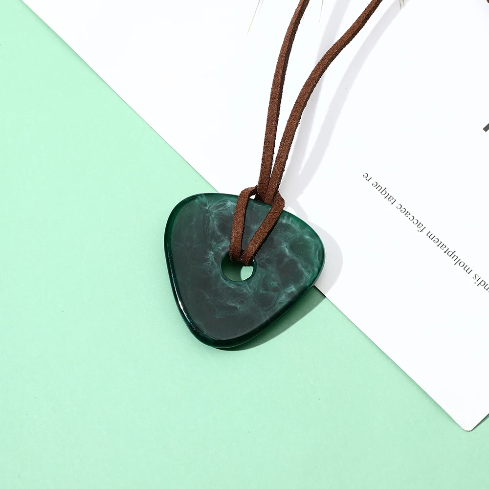 

Ожерелье из драгоценного камня Coraline, зеленая Подвеска из камня, цепочка на шею для Хэллоуина, аксессуары, подарки