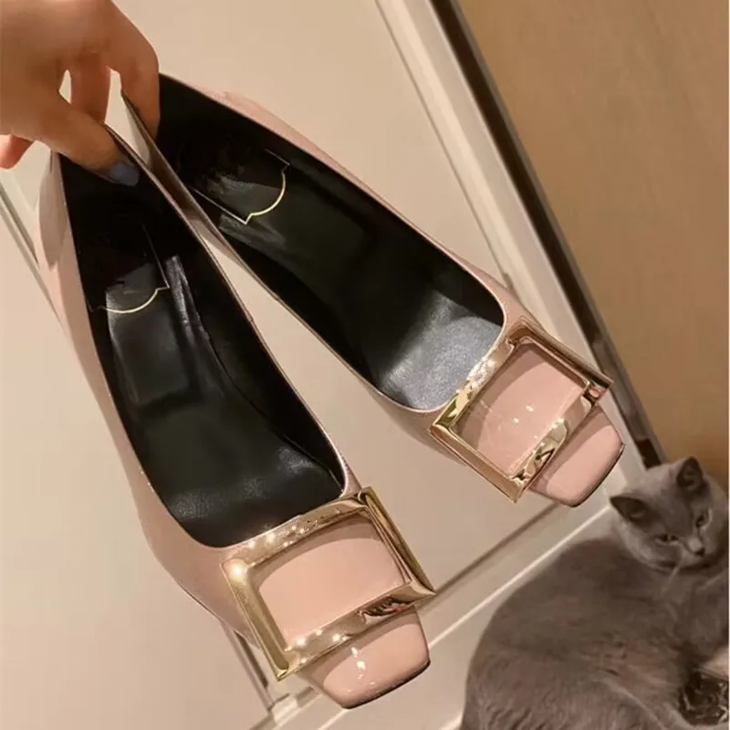 Women's Single Shoes Spring and Autumn 2023 New High Heel Fashion Metal Square Buckle Mid Heel Square Head Shallow Mouth Shoes