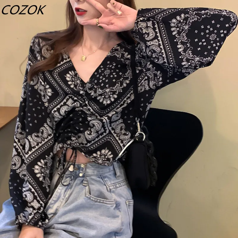 

Print V-neck Pleated Casual Blouse Women Autumn Puff Sleeve Loose Chic Ladies Blouses Lace Up Pullover Blouse Female