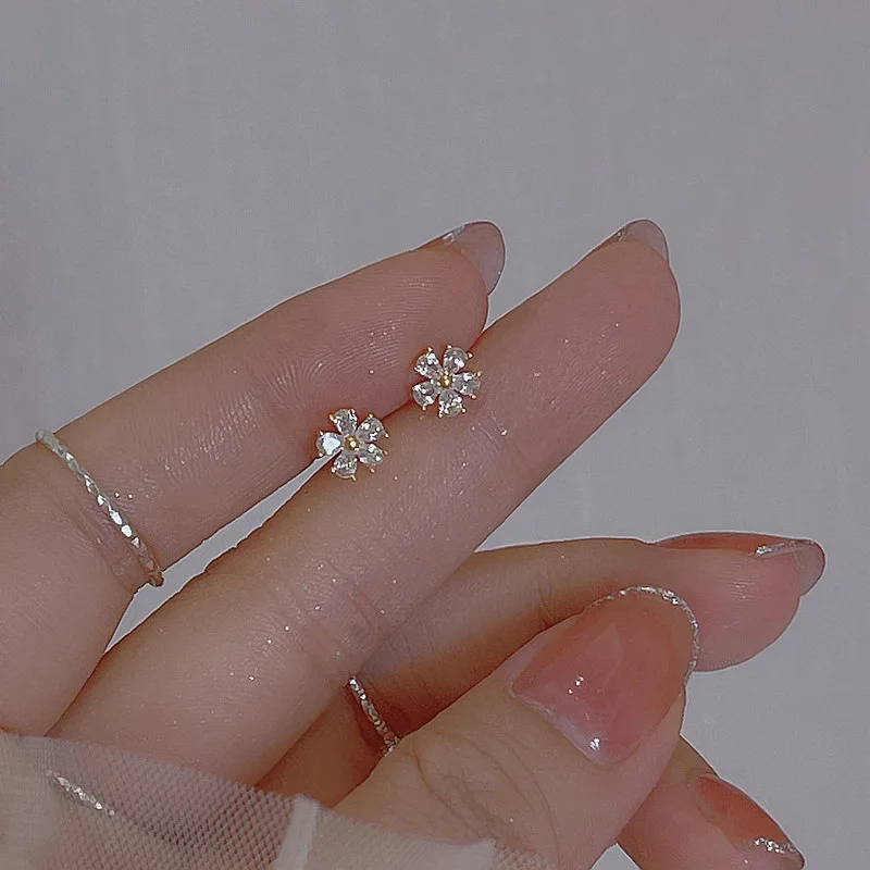 

Micro Inlaid Zircon Mini Flower Earrings For Women New Simple Sleep Without Removing Stud Earrings