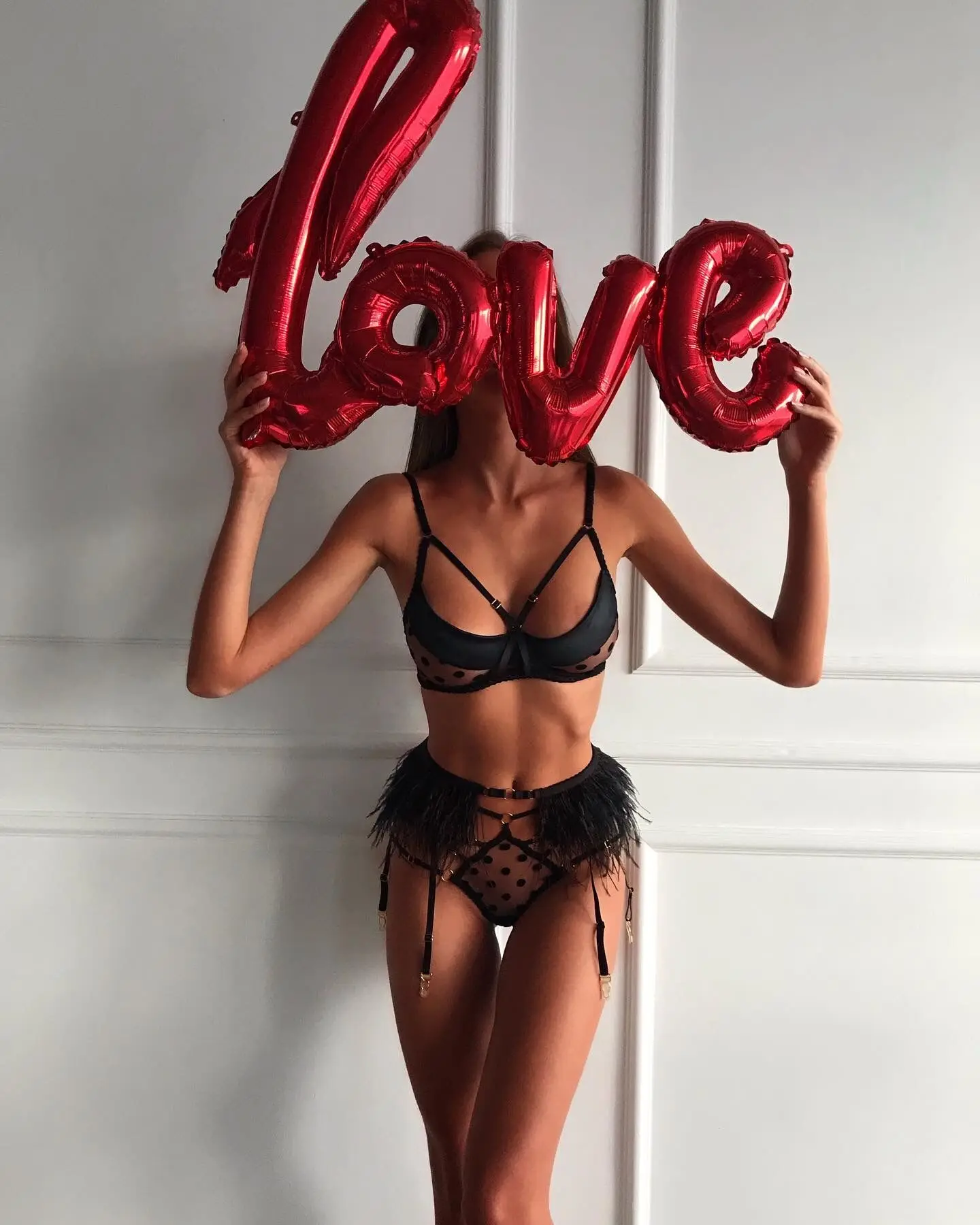 Ellolace Polka Dots Lingerie Feather Garters 3-Piece Sexy Costume Fancy Underwear Transparent Bra Naked Luxury Lace Intimate