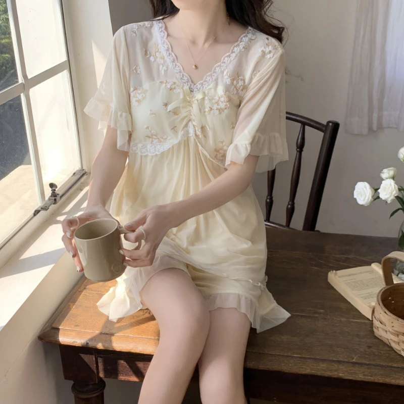 

Vintage Summer Mesh Loungewear Princess Sleepwear Nightwear Women Sexy Lace Pajamas Sweet V Neck Tops Shorts Two Piece Sets
