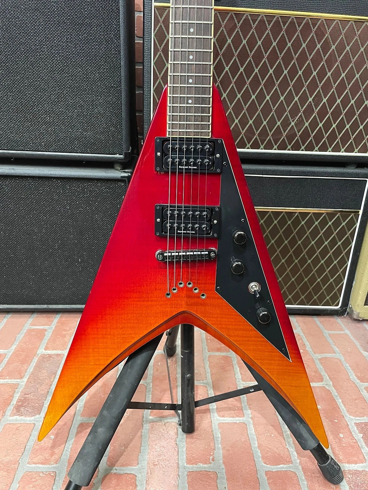 

VShape Electric Guitar Mahogany Body