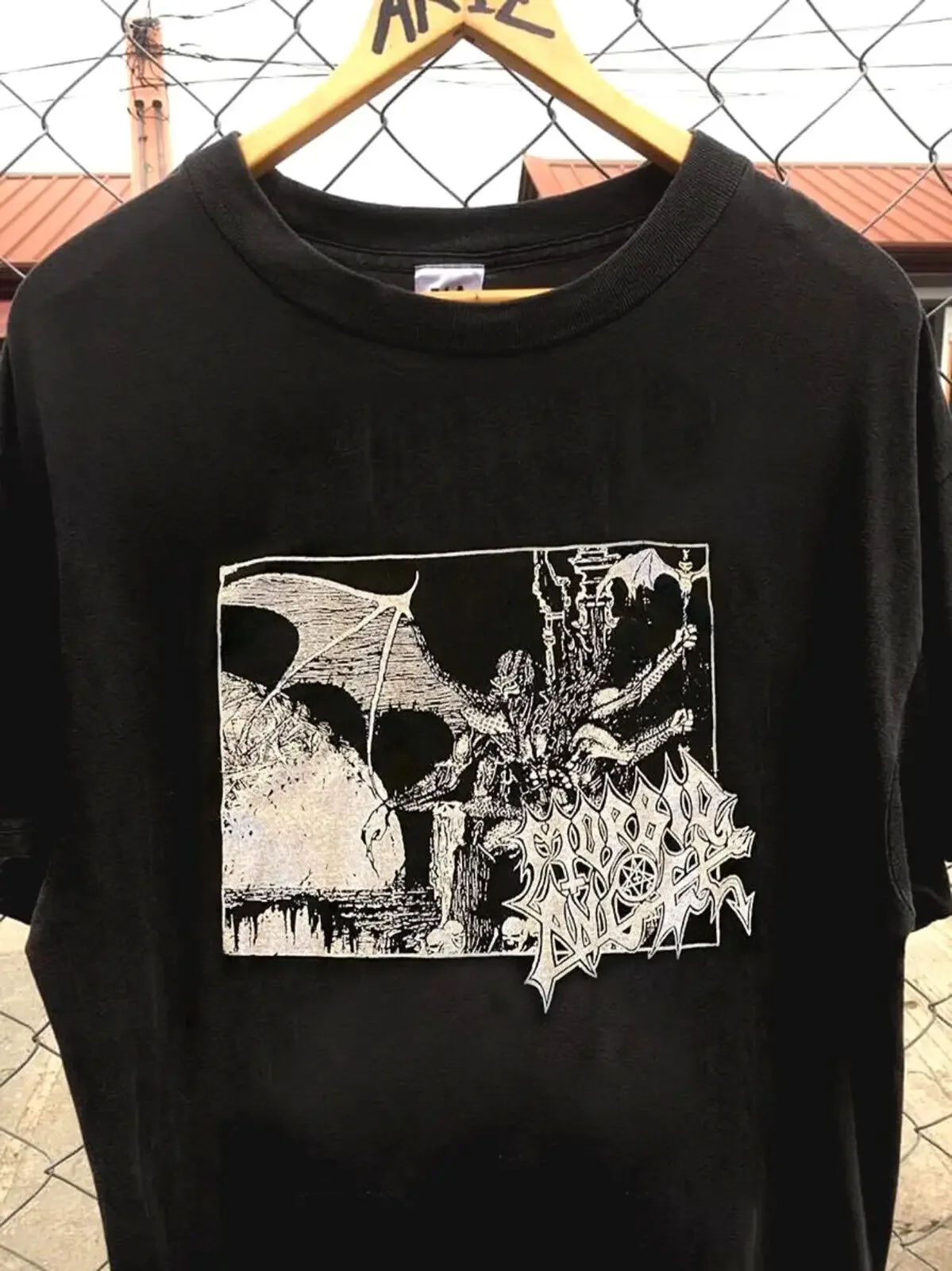 Футболка с надписью Morbid Angel