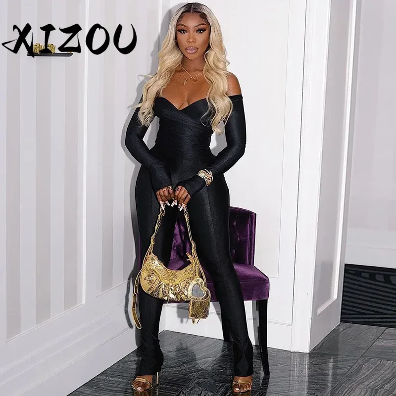 Костюм брючный женский из двух предметов с открытыми плечами и длинным рукавом