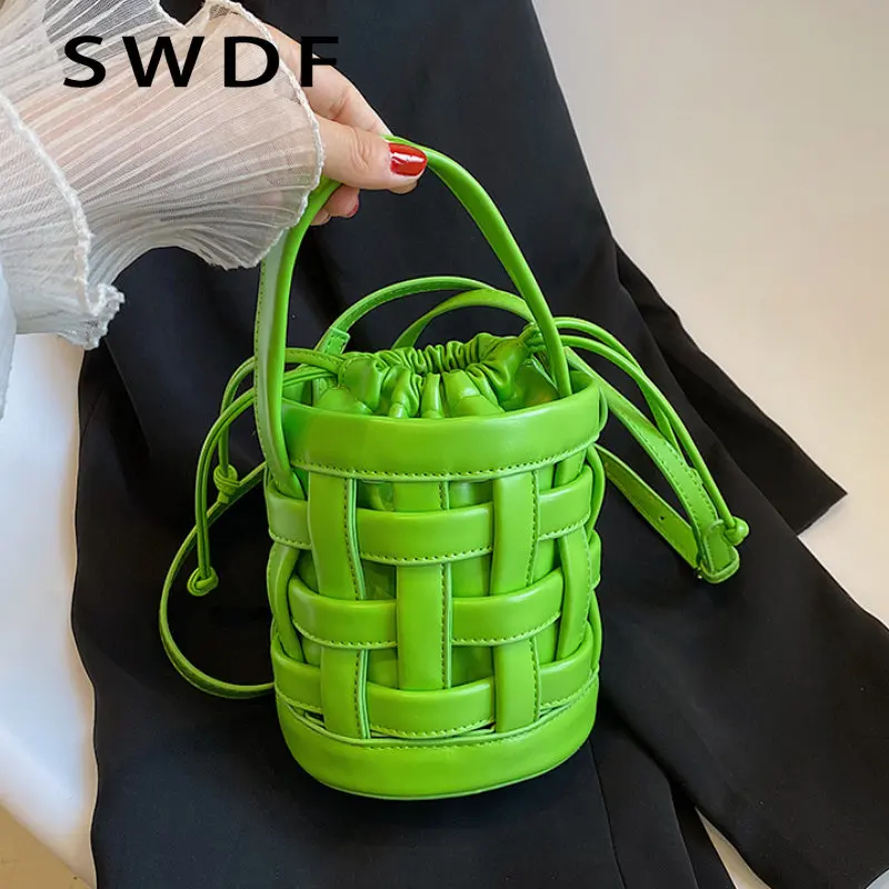 

Новая популярная сумка SWDF, плетеная Сумка-тоут, сумка-мешок 2022, модная маленькая сумка-мессенджер на плечо, женские сумки и кошельки, дорожны...