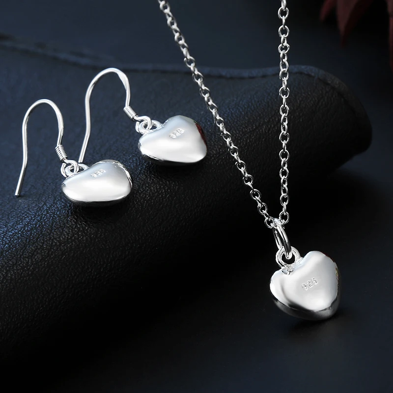 

Женский комплект из колье и серёг, из серебра 925 пробы