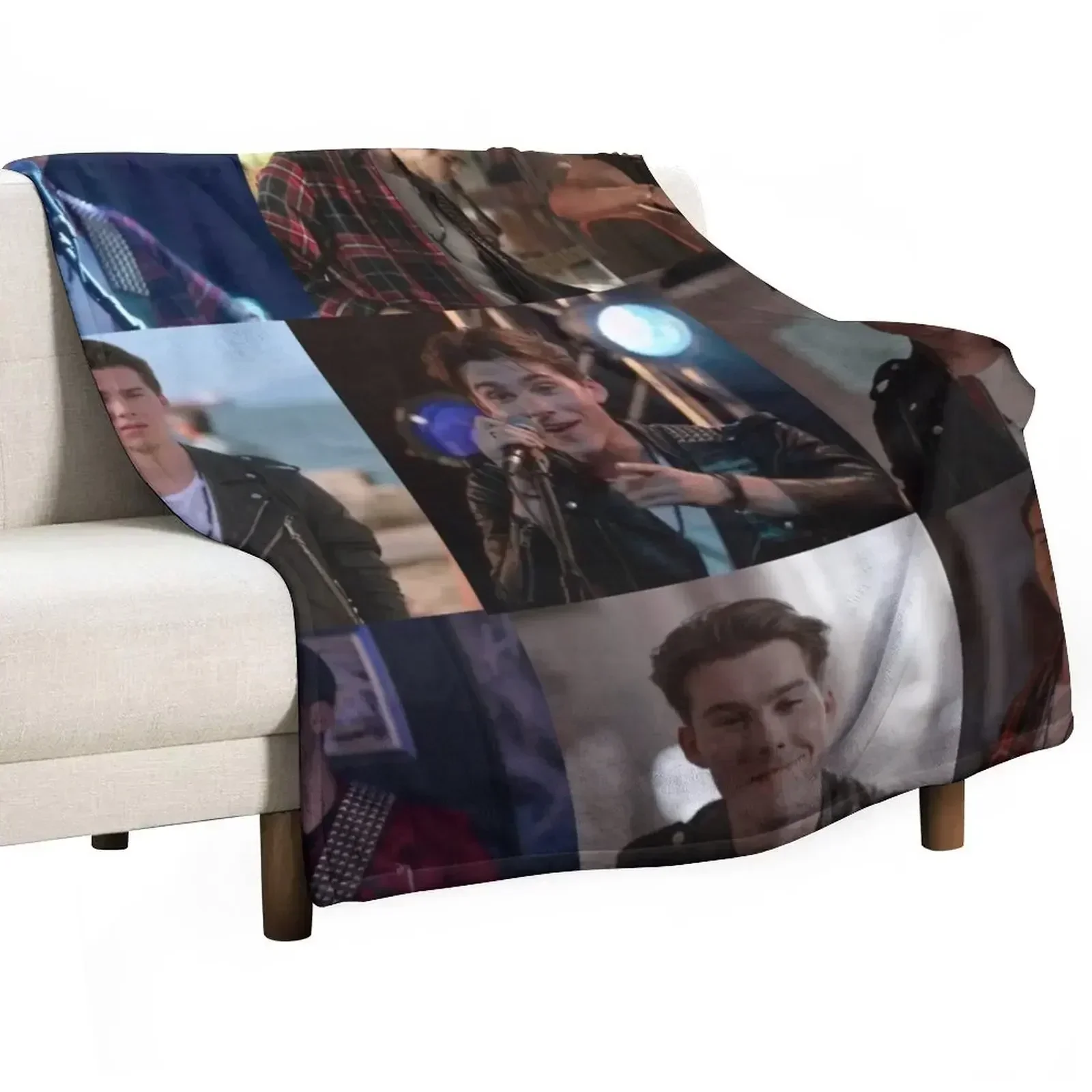 Пушистое одеяло College of Reggie из JATP