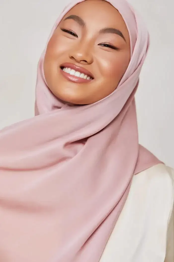 Премиум атласный шелковый хиджаб женский матовый блестящий мусульманский