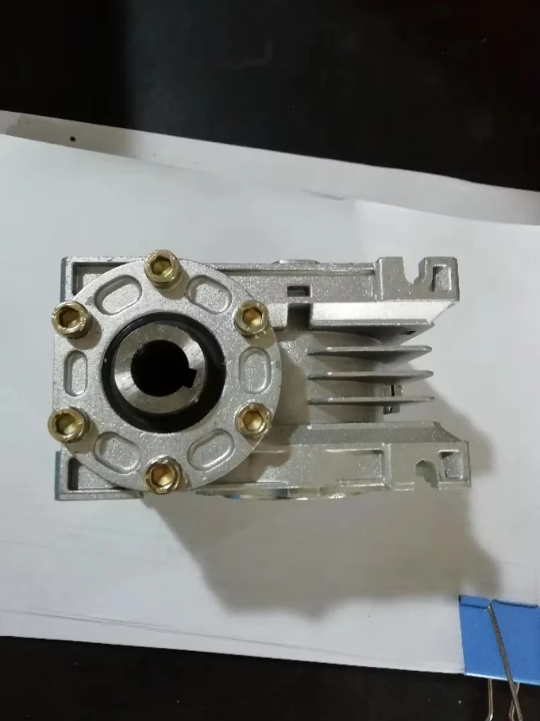 Коробка передач 90 градусов NMRV030 Червячный редуктор с сальником Диаметр входного