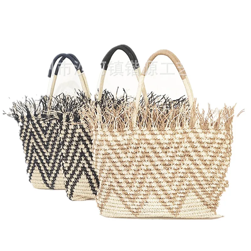 2022 new bag women's tassel geometric pattern crochet hand-held shoulder beach woven straw |