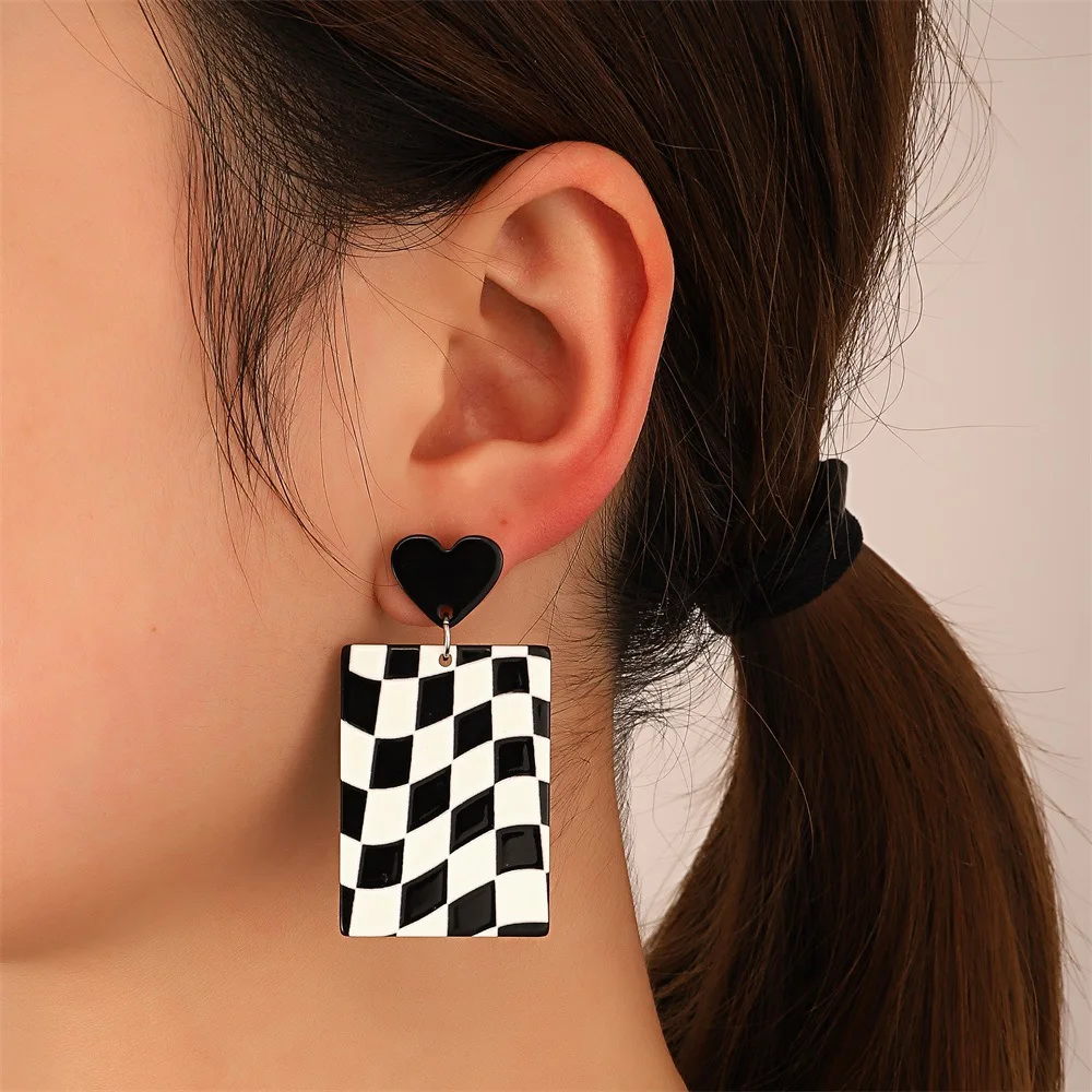 

Square Acrylic Black White Lattice Geometric Drop Earring for Woman Creative Earwear Vintage Dangle Ear Jewelry Christmas Gift