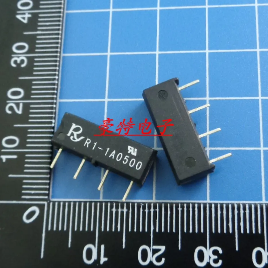 

2pcs/ New imported miniature SIP 4 feet 5VDC 1A 250V normally open SPST reed switch relay R1-1A0500