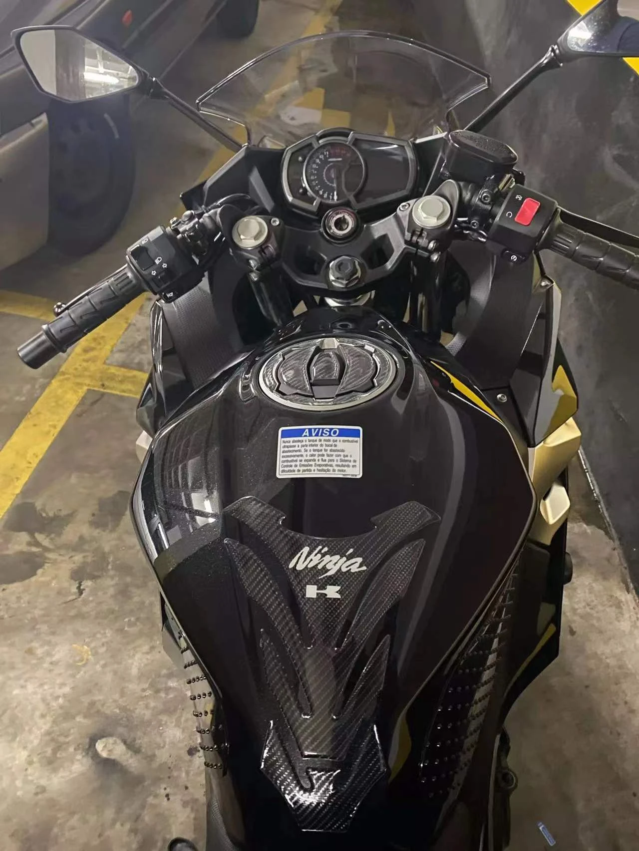Наклейка на бак мотоцикла аксессуары для Kawasaki Z900 Z1000 Z800 Ninja 400 300 250 Versys 650 Er6n Zx6r Z250 |