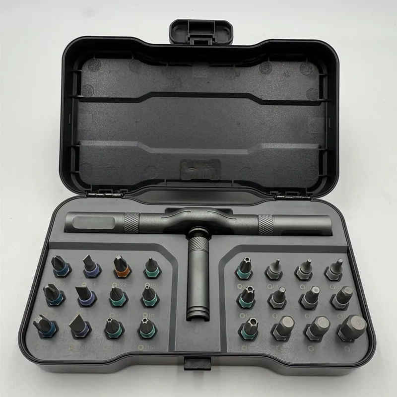 

Набор отверток хромованадиевой стали 24 в 1