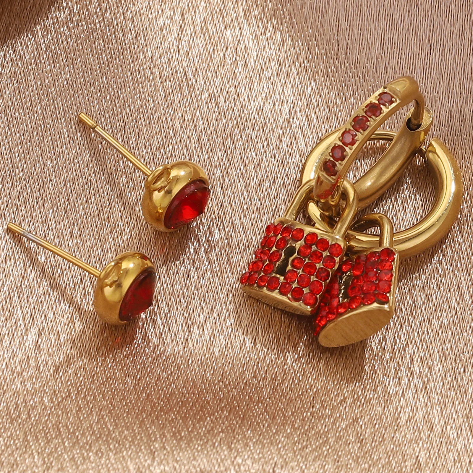 Висячие Серьги Huggie С Подвесным Замком Дизайн Женские Модные Ювелирные Изделия