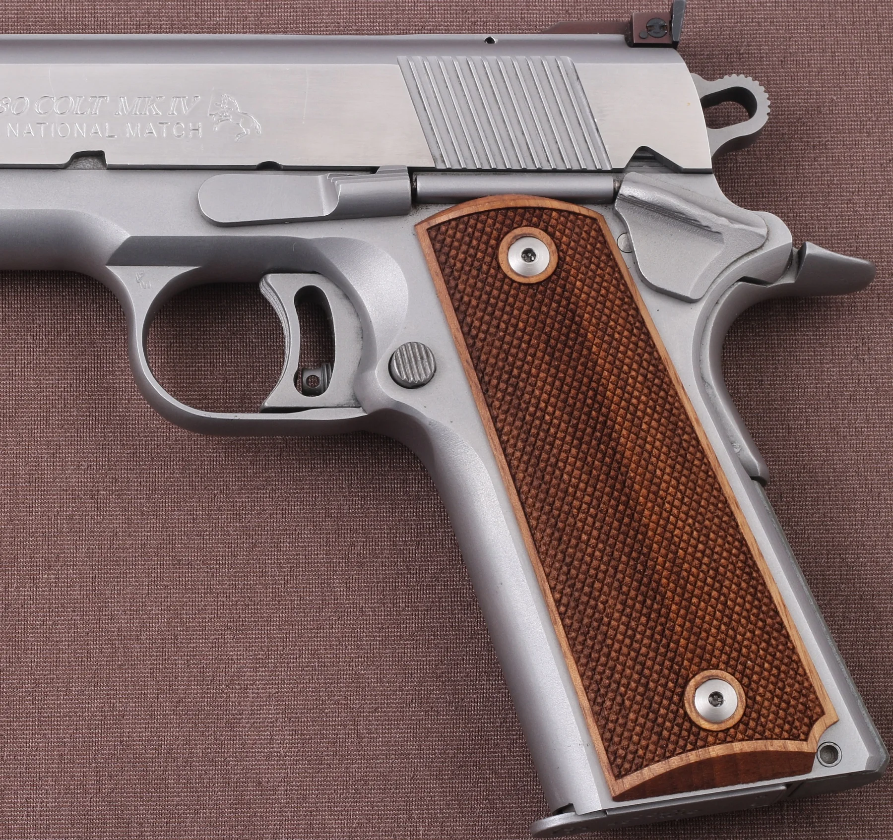 

Ksd Colt / Other 1911's Model Full Size Compatible Walnut Grip for Replacement (with Diamond Checkered Pattern)