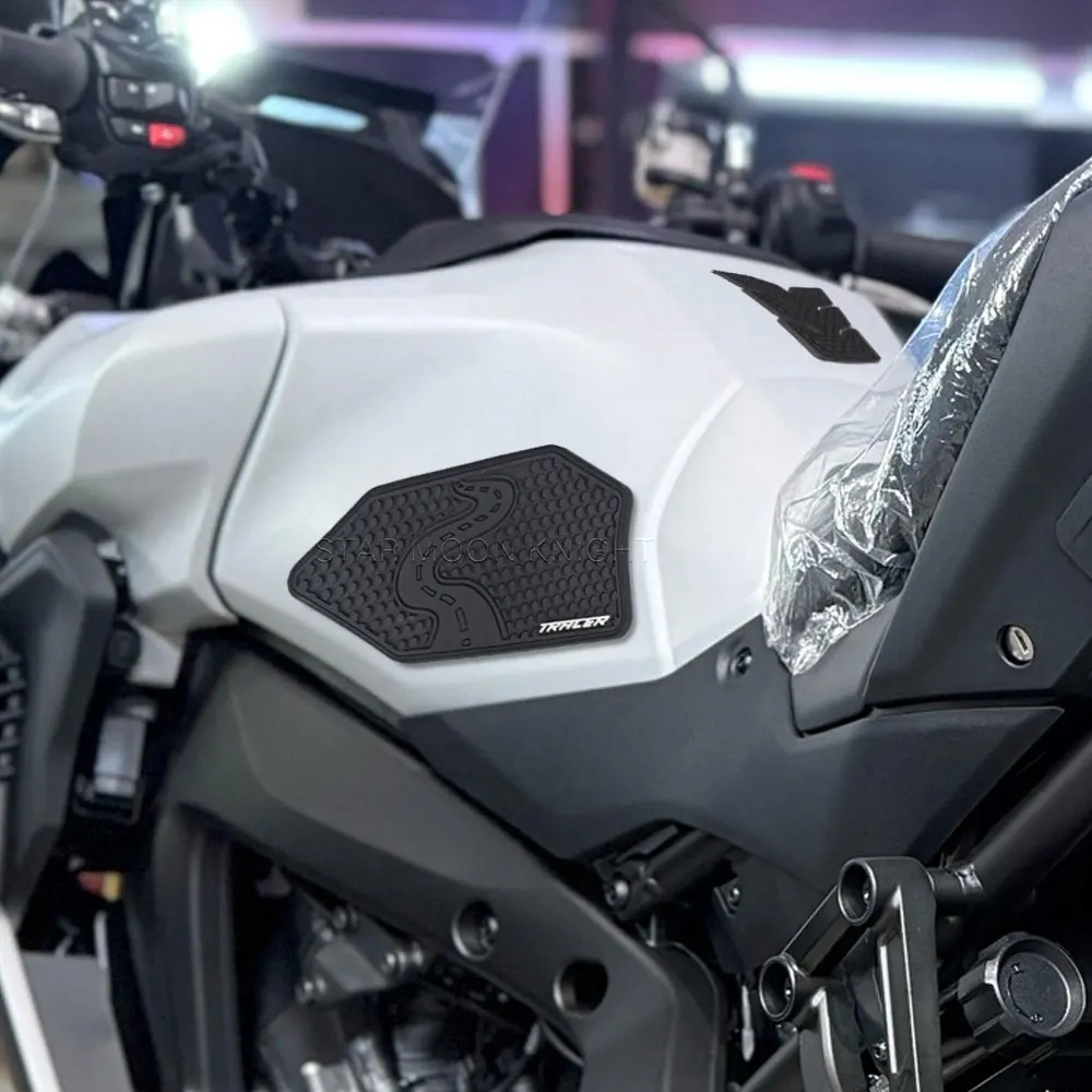 Фото Новая противоскользящая накладка на бак для YAMAHA Tracer 9, TRACER9GT, TRACER 9 GT+, Y-AMT: резиновые наклейки для защиты от царапин на топливном баке (модели 2025+) №1