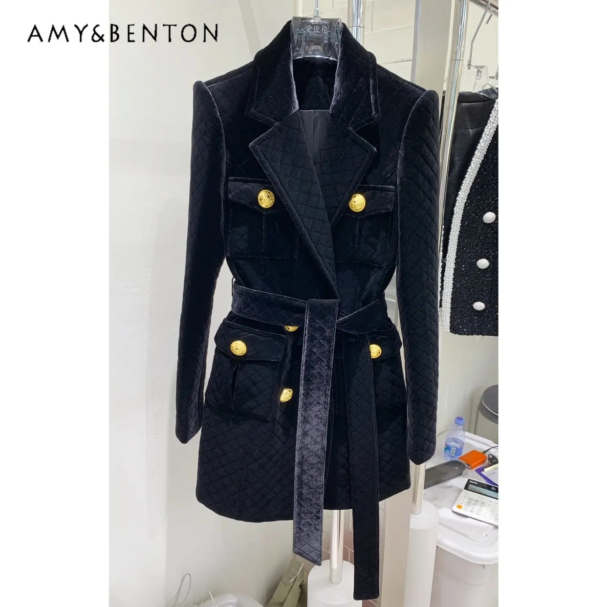 

Autumn and Winter New Fashionable Gold Velvet Lingge Cotton-Padded Jacket Warm Mid-Length Waist Trimming Coat Top for Women