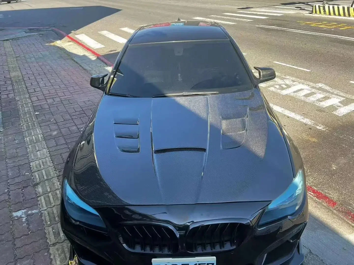 Фото Капот из углеродного волокна в стиле HAMANN для BMW F10 5 серии. Идеальная совместимость. №5