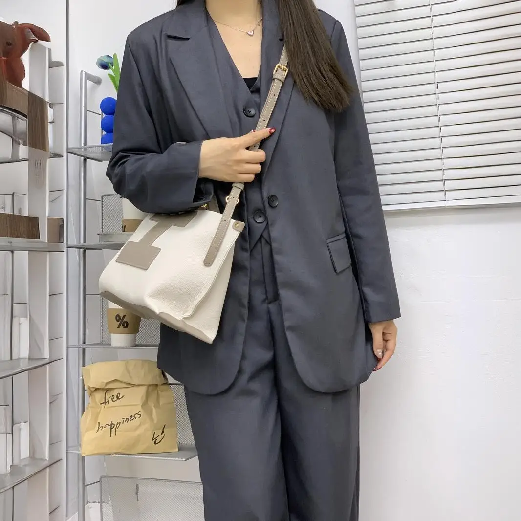 Женская сумка через плечо дизайнерская роскошная брендовая большой вместимости