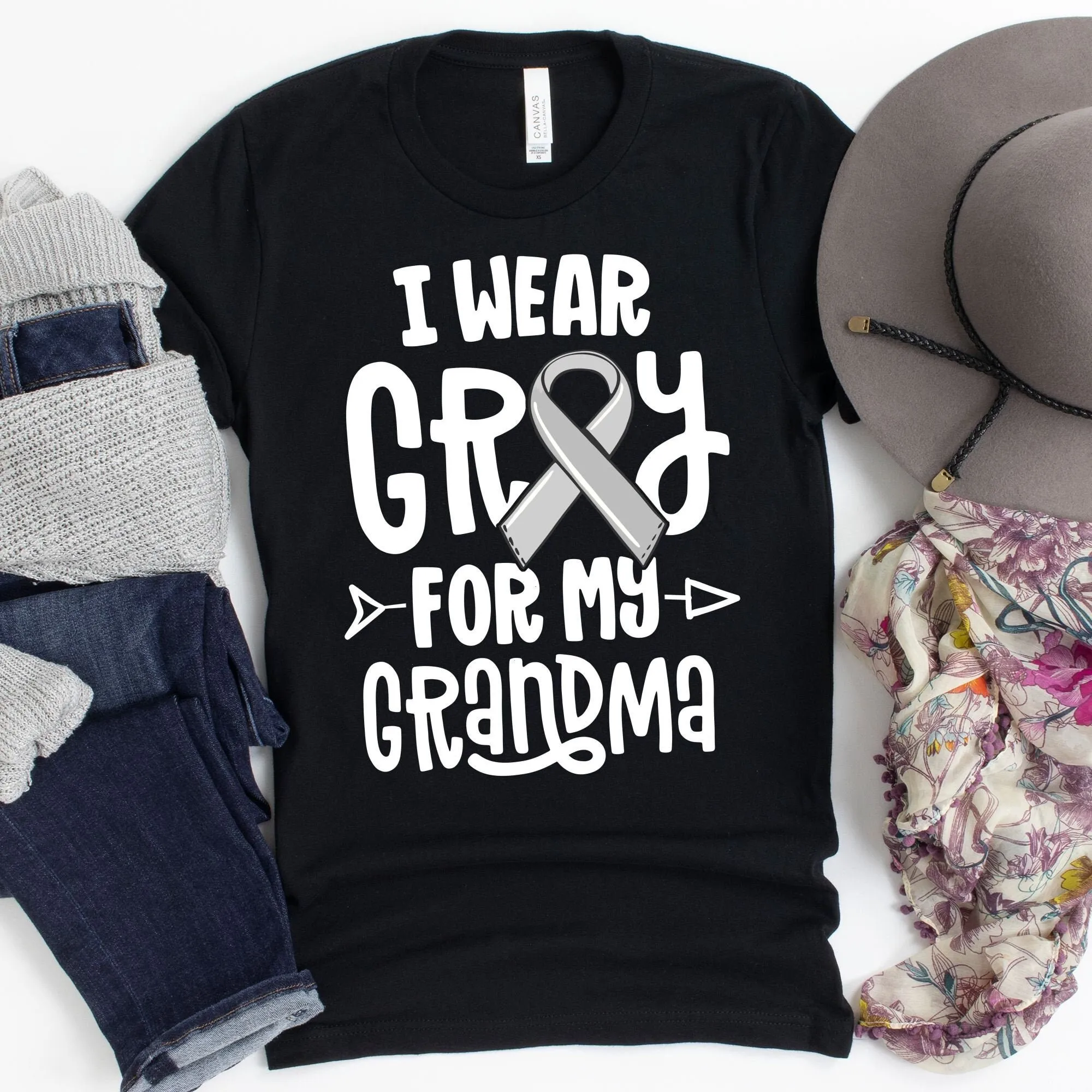 Я ношу серую футболку для моей бабушки с серой лентой и поддержкой рака мозга