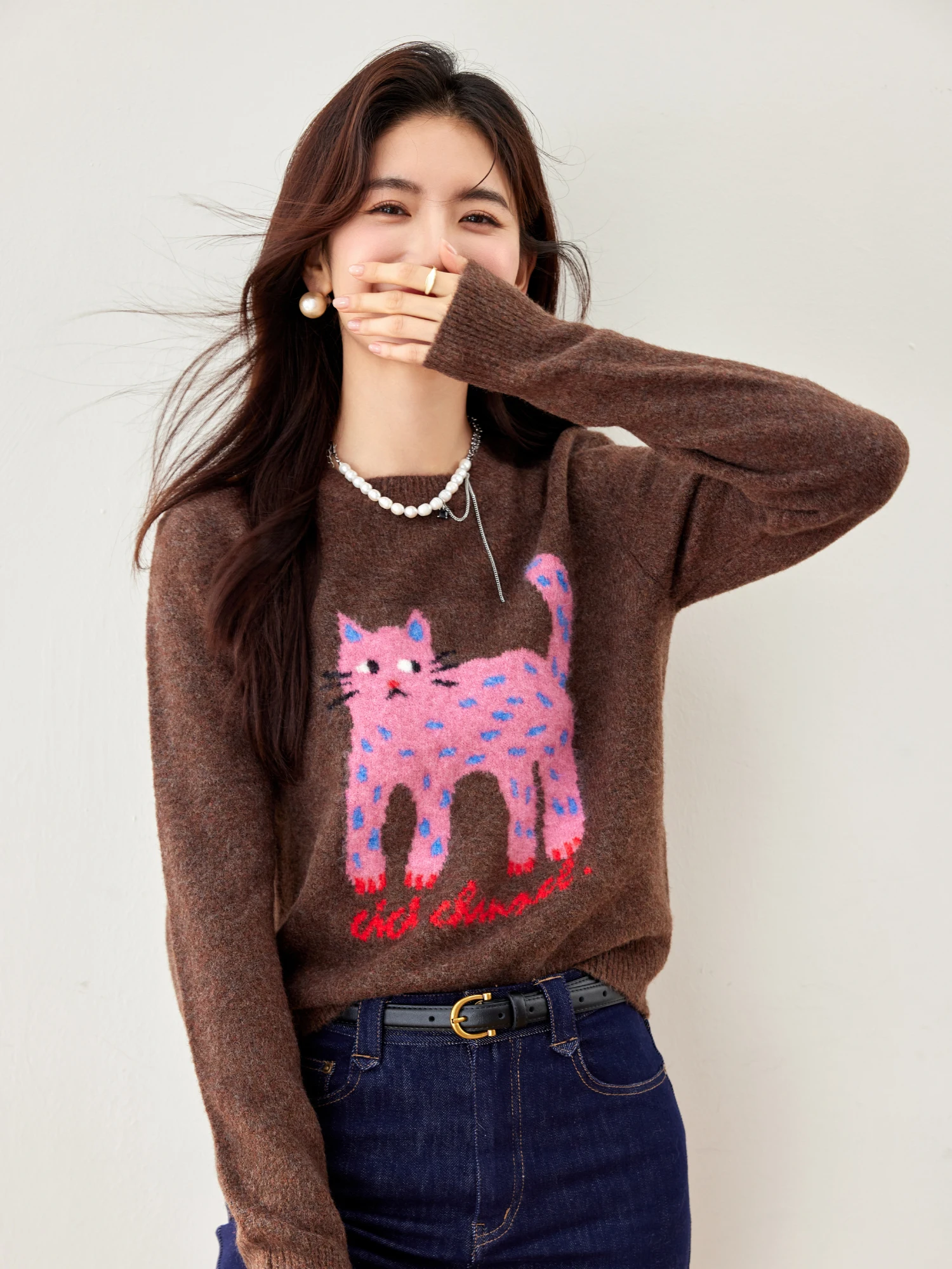 Новинка 2024 женский тонкий милый свитер с длинными ногами вязаный изогнутой