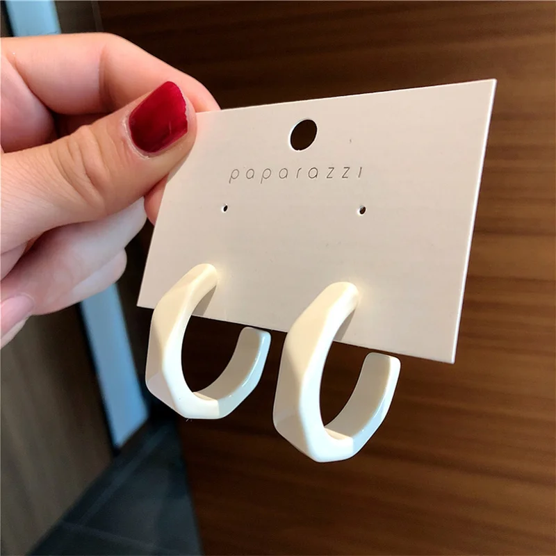 

Simple Women Resin Acrylic Hoop Earrings Temperament Jewelry