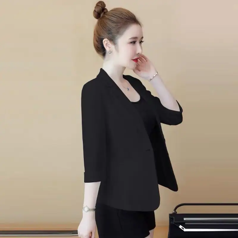 Корейская версия приталенный женский маленький пиджак новинка весны-лета 2024