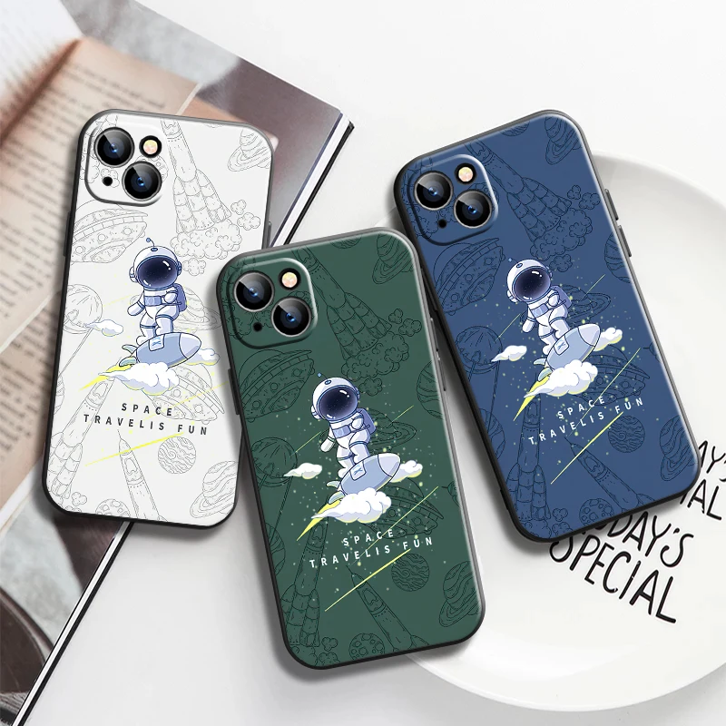 

Astronaut Sky For iPhone 11 12 13 Pro MAX X XR XS MAX 13 12 Mini 6 6S 7 8 Plus SE 2020 Shell Phone Case Protect Liquid Silicone